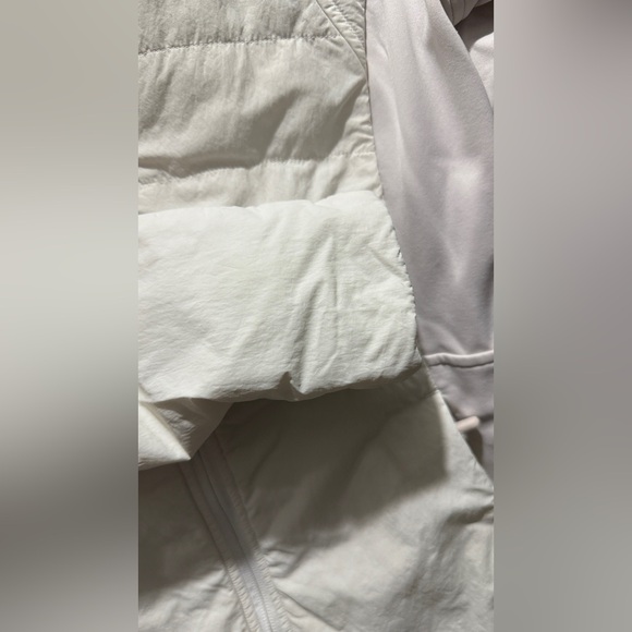 Lululemon Another Mile Jacket - White - Latest Release ! - Picture 10 of 11